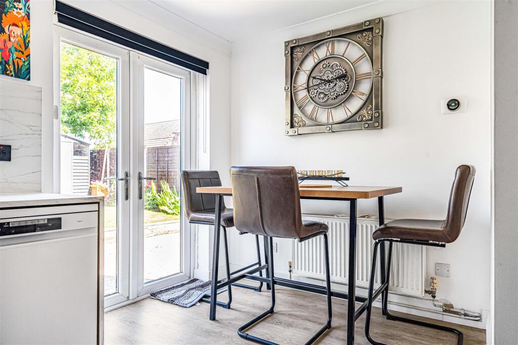 House in West Suffolk, Studlands Park, Newmarket - More