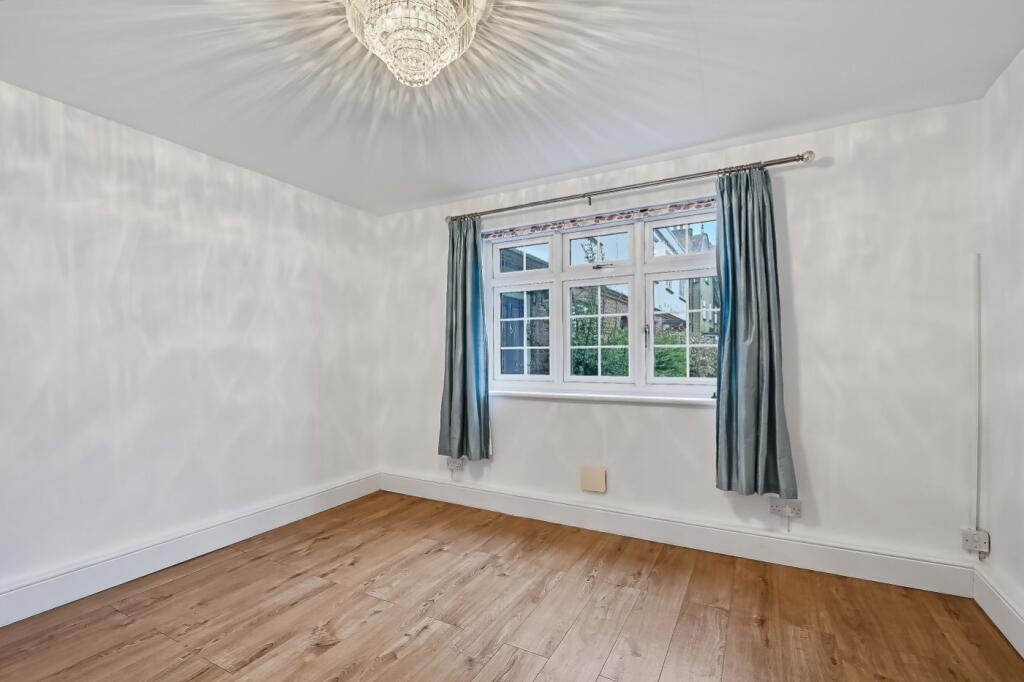 Bromley Road, Beckenham, BR3 photo 3
