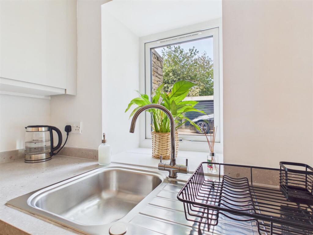 Apartment in Sheffield, Endcliffe, Broomhill - View 4