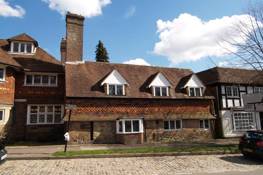 Main image of property: 72a High Street, Haslemere