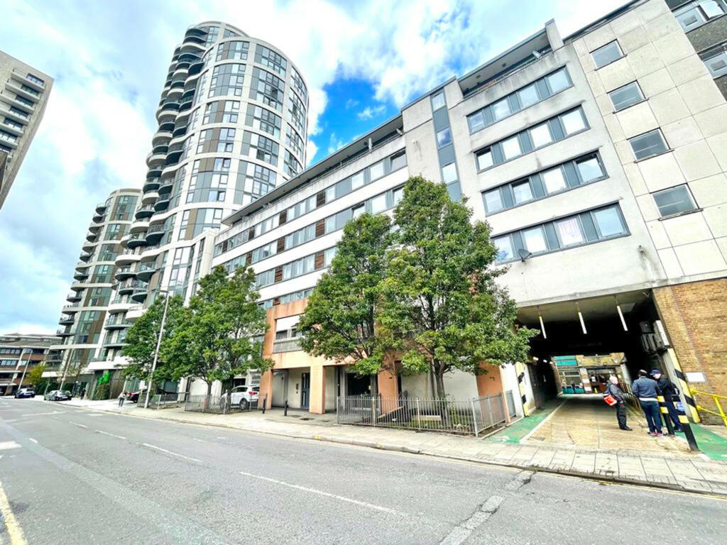 1-bed flat on Central House, 14 Cambridge Road, Barking, Essex, IG11, £240,000