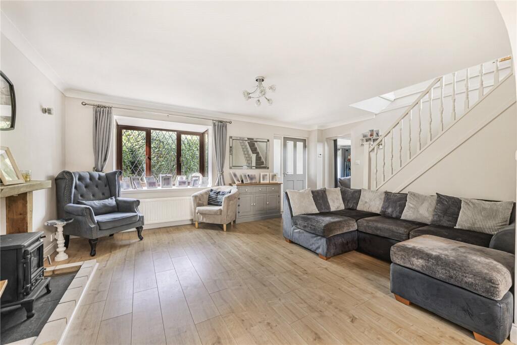 Fox Dell, Storrington, Pulborough, West Sussex, RH20 photo 2