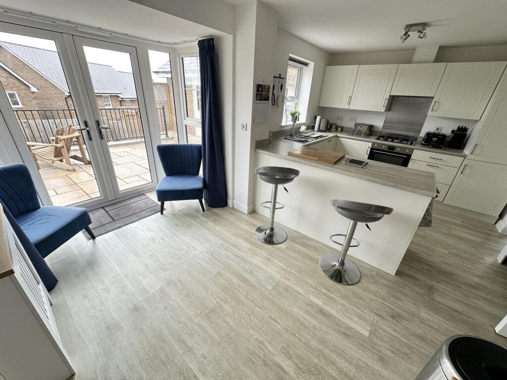 Cartier Close, Yeovil, BA21 photo 4
