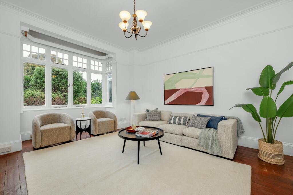 Woodland Grove, Weybridge, Surrey, KT13 photo 4