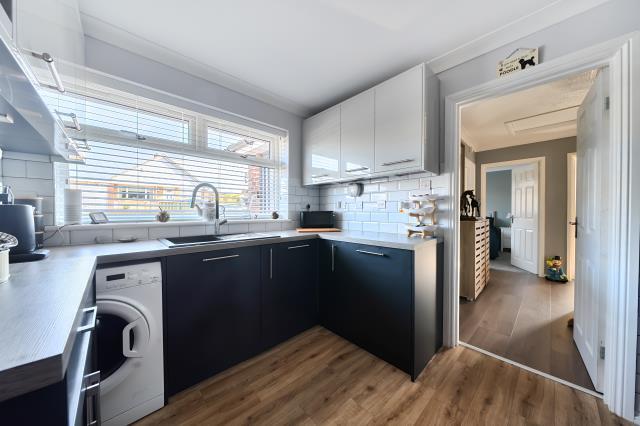 Clayhill Crescent, Newbury - View 5