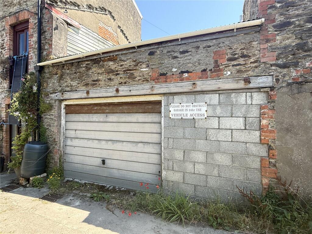 Studio parking on Horne Road, Ilfracombe, Devon, £15,000