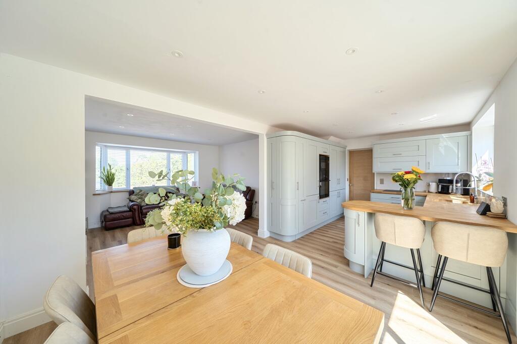 Broomfield Rise, Abbots Langley, WD5 photo 3