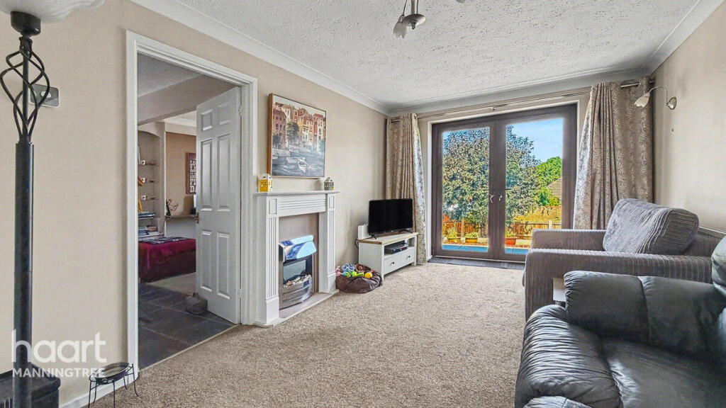 3-bed detached on Cotman Avenue, Lawford, Manningtree, Essex, £280,000