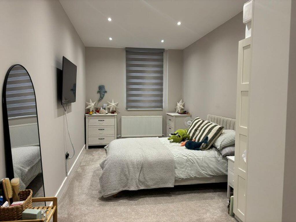 Apartment in Wokingham, Molly Millars Lane Industrial Estate, Emmbrook - View 4