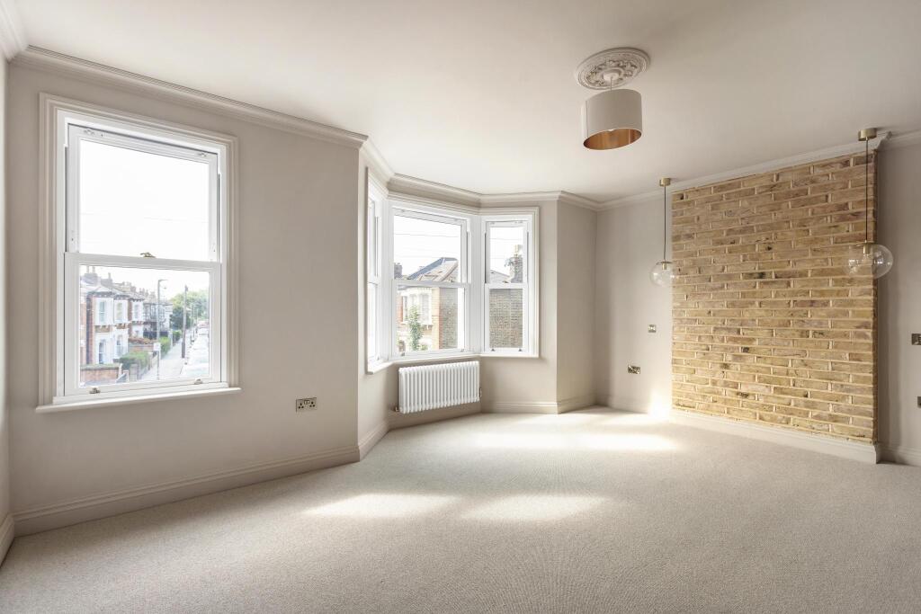 House in London - View 5