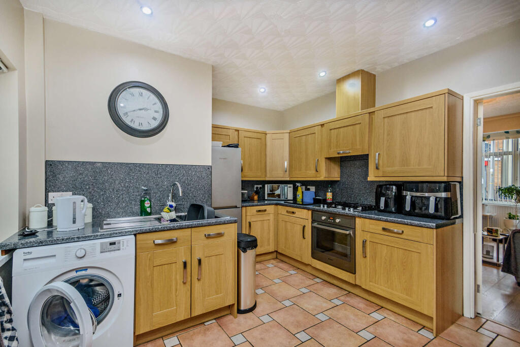 Spring Bank, Grimsby, DN34 photo 4