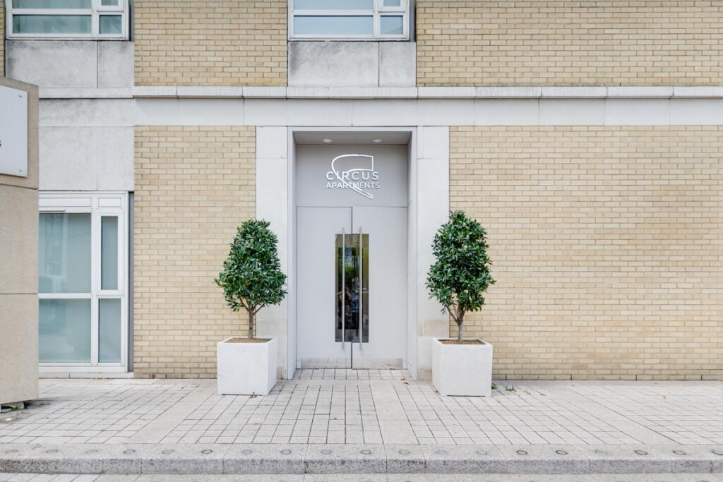 Apartment in London - View 3