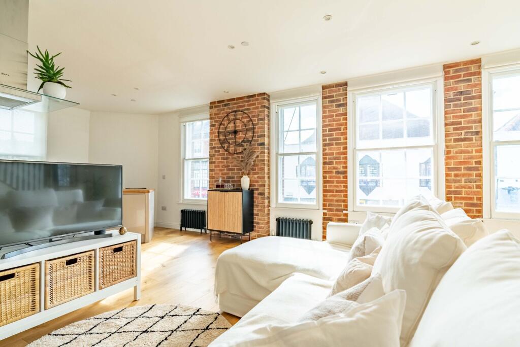 Additional image 14 of Sovereign Way, St. Albans, Hertfordshire, AL3