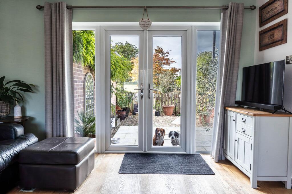 House in Lydiard Millicent, Lydiard Green - View 4