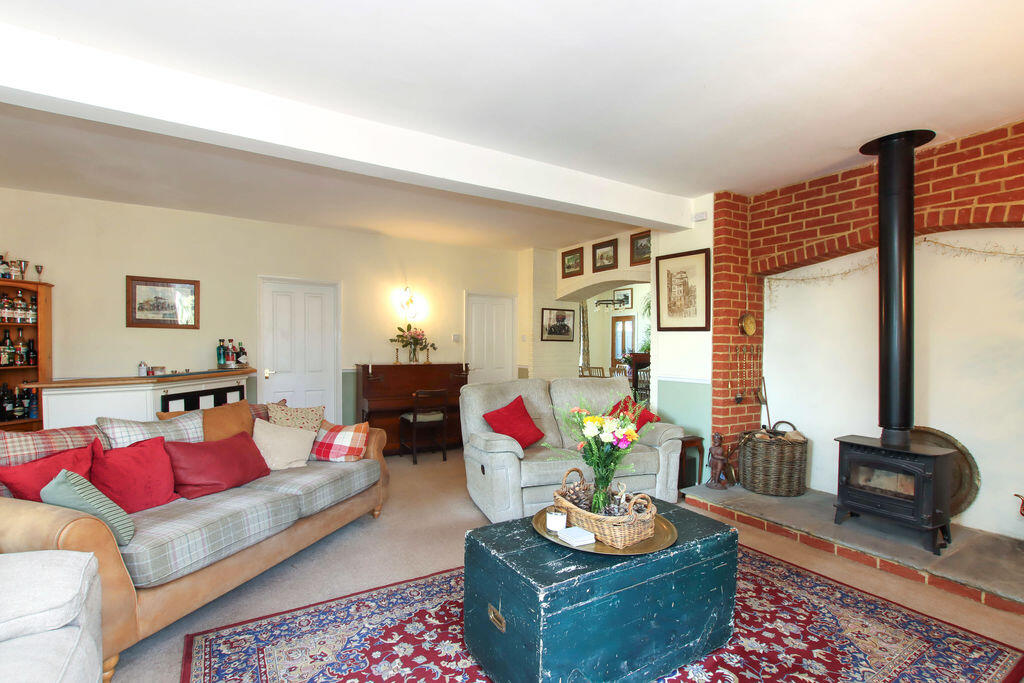 House in Luton - View 3
