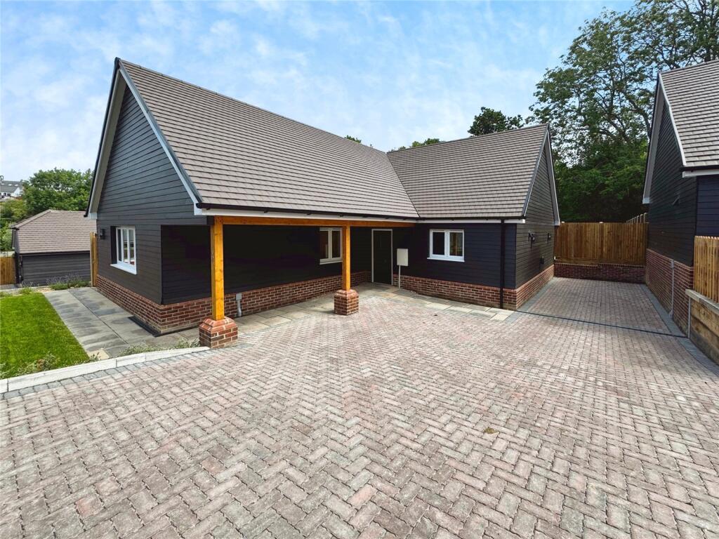 Main image of property: Henwood Green Road, Pembury, Tunbridge Wells, Kent, TN2