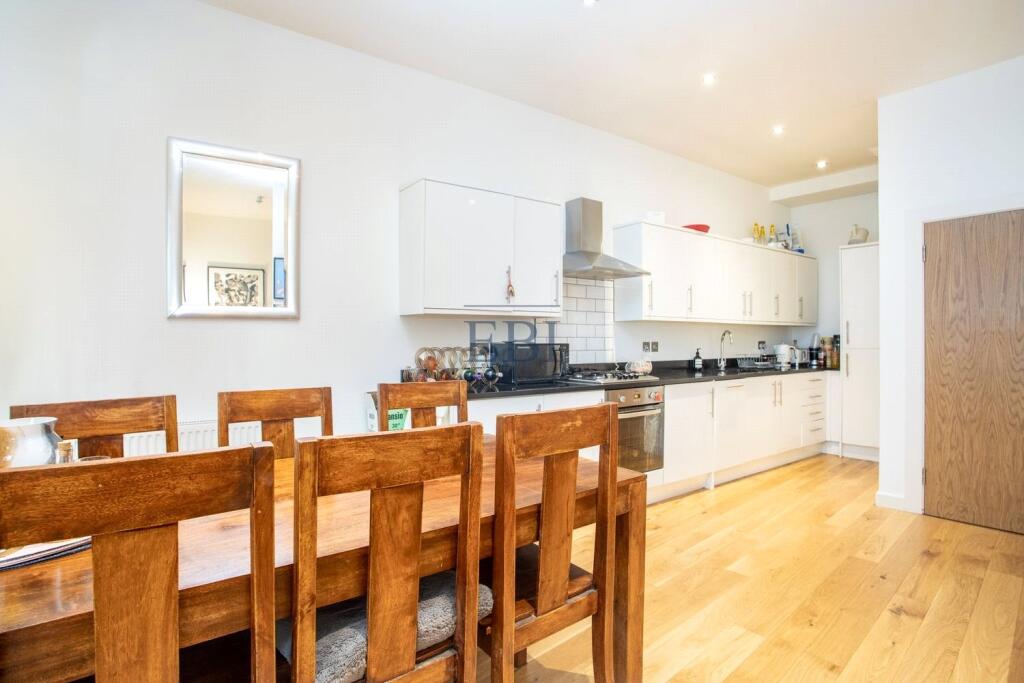 Apartment in London - More