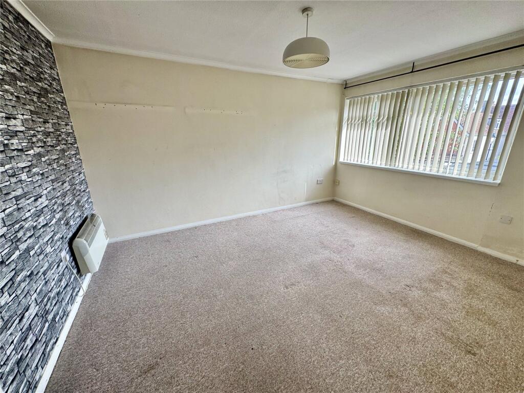 Apartment in Southampton - View 4