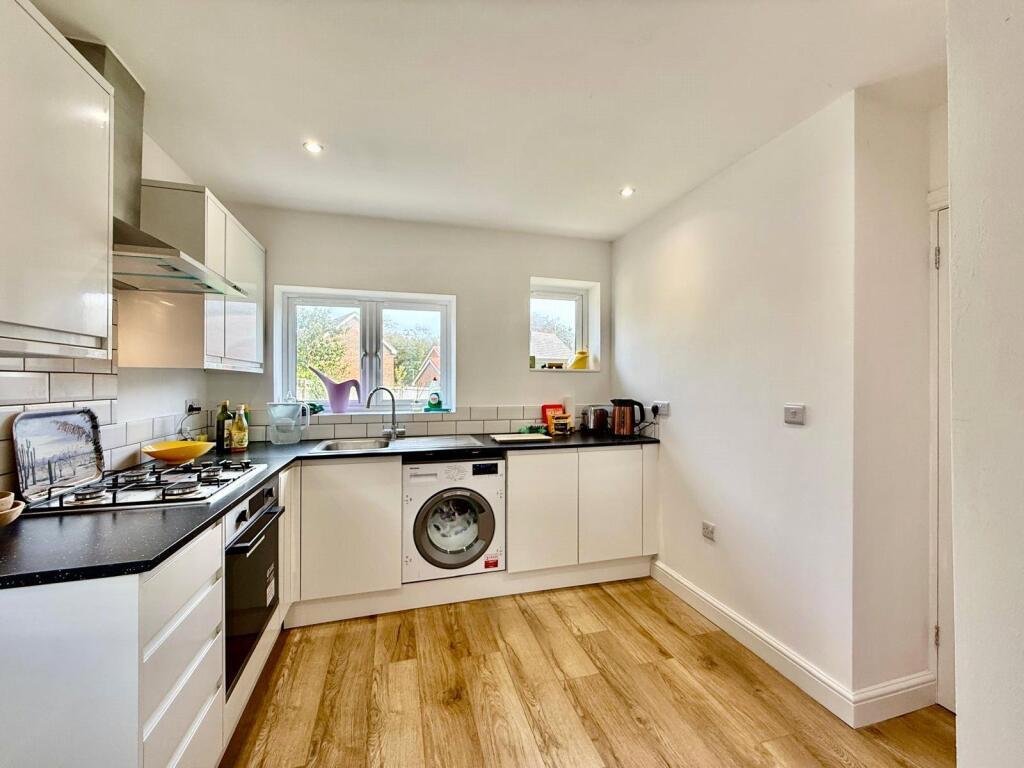 Kings Drive, Eastbourne, East Sussex, BN21 photo 4