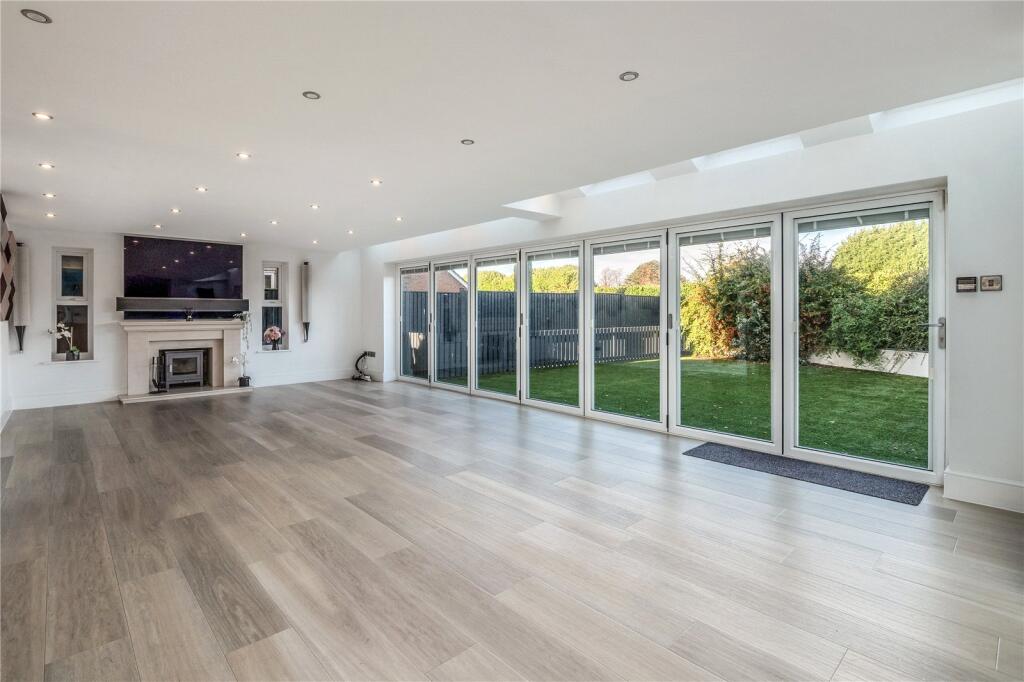 Ennerdale Close, Great Warford, Alderley Edge, Cheshire, SK9 photo 4