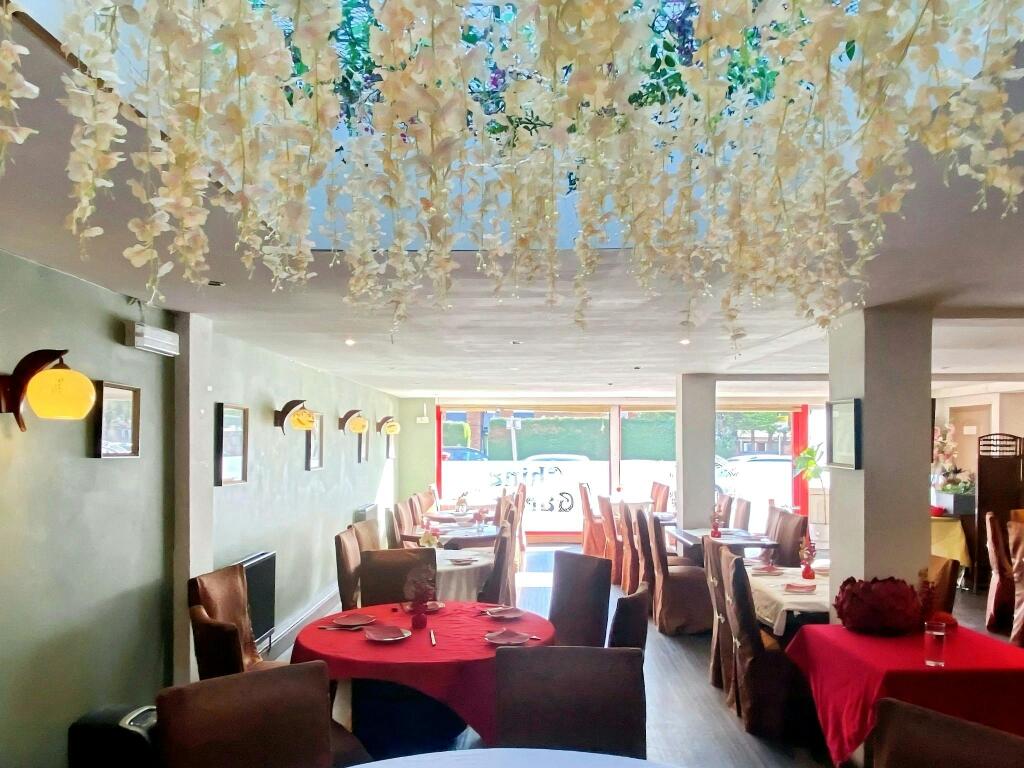 05_dining_room_main_alt.jpg