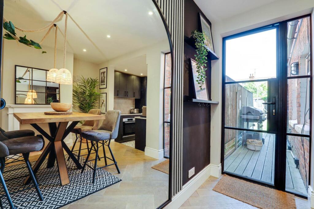 House in Reading, Caversham - More