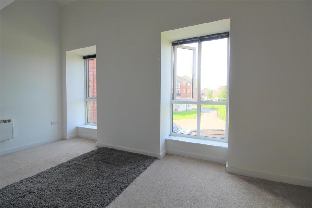 Apartment in Wakefield - View 2