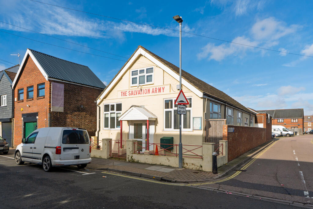 Main image of property: 3a Powerscourt Road, Portsmouth, Hampshire, PO2 7JD