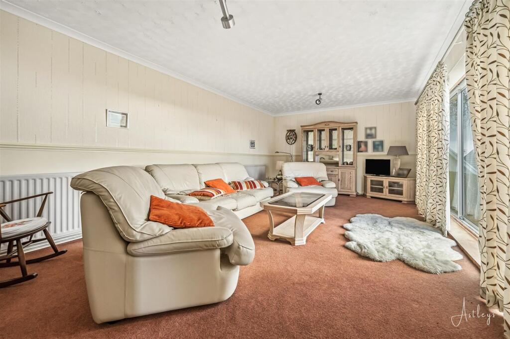 House in Dunvant, Swansea - View 2