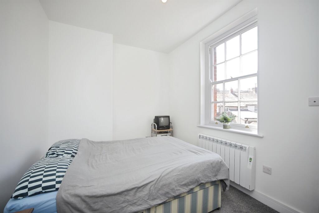 Apartment in Taunton - More