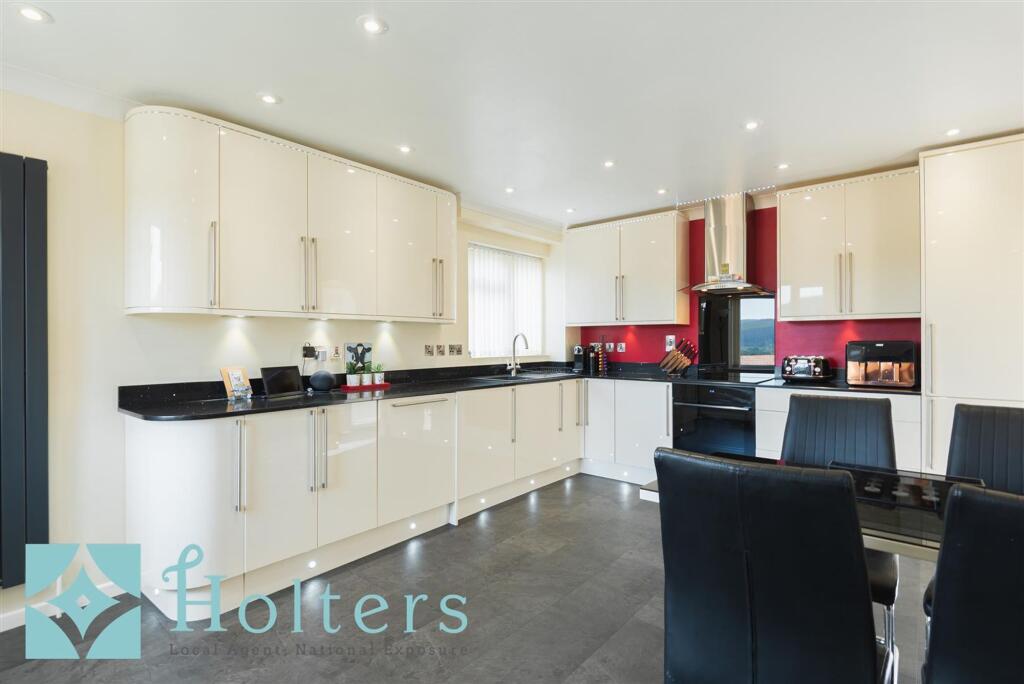 House in Llandrindod Wells - More