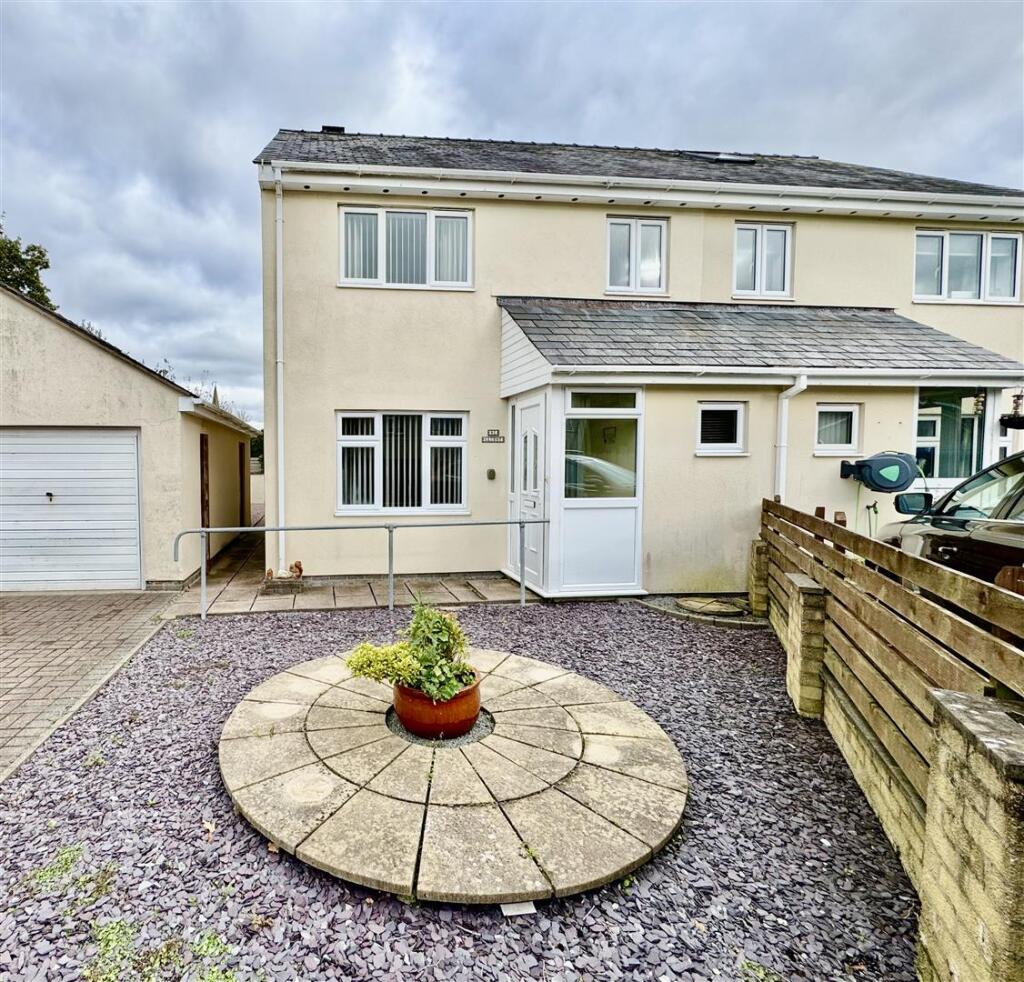 Main image of property: Craig Madog, Tremadog, Porthmadog