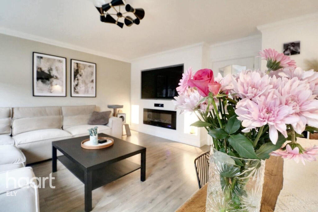 Blaydon Place, Sutton photo 2