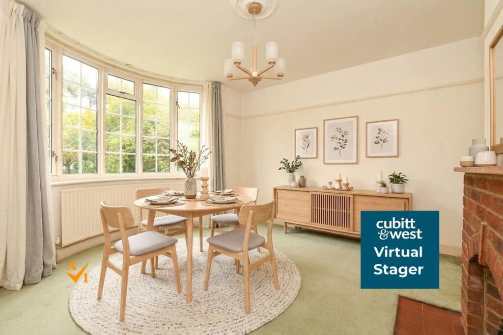House in Reigate and Banstead, Meath Green, Horley - More
