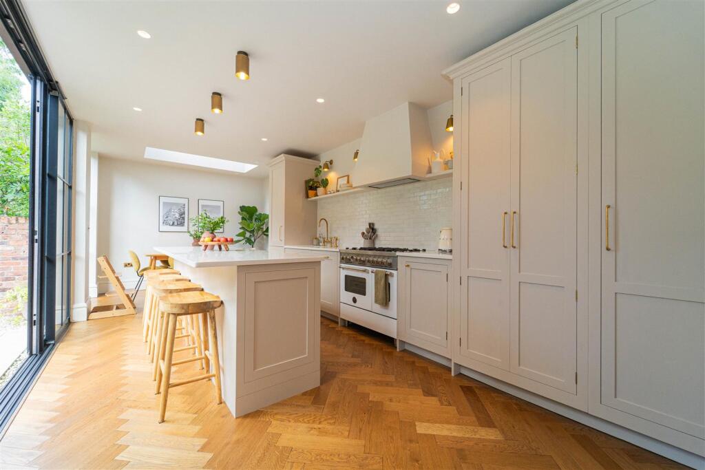 House in Manchester, Greater Manchester - View 4