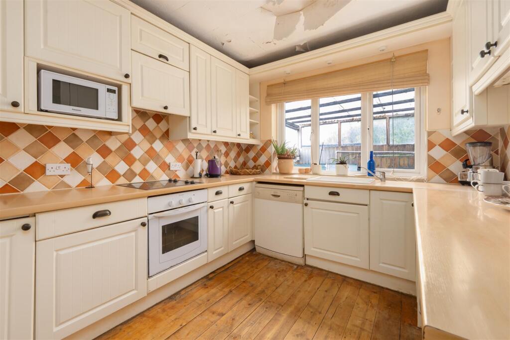 House in Canterbury - View 2