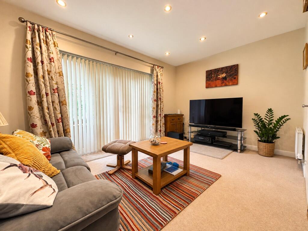 Park Grove, Holsworthy, Devon, EX22 photo 4