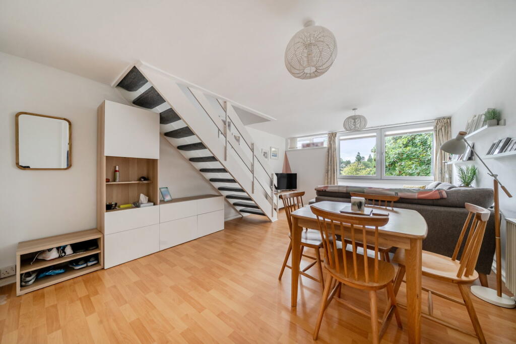 Apartment in Cardiff, Penylan - View 5