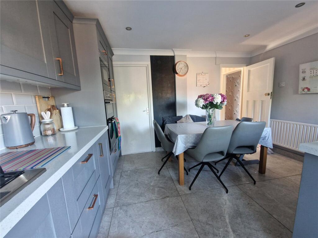 House in Twickenham - More