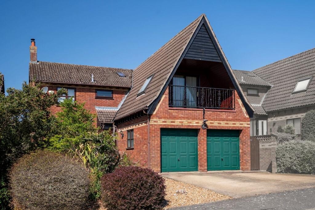 Main image of property: Metcalfe Way, Haddenham, CB6