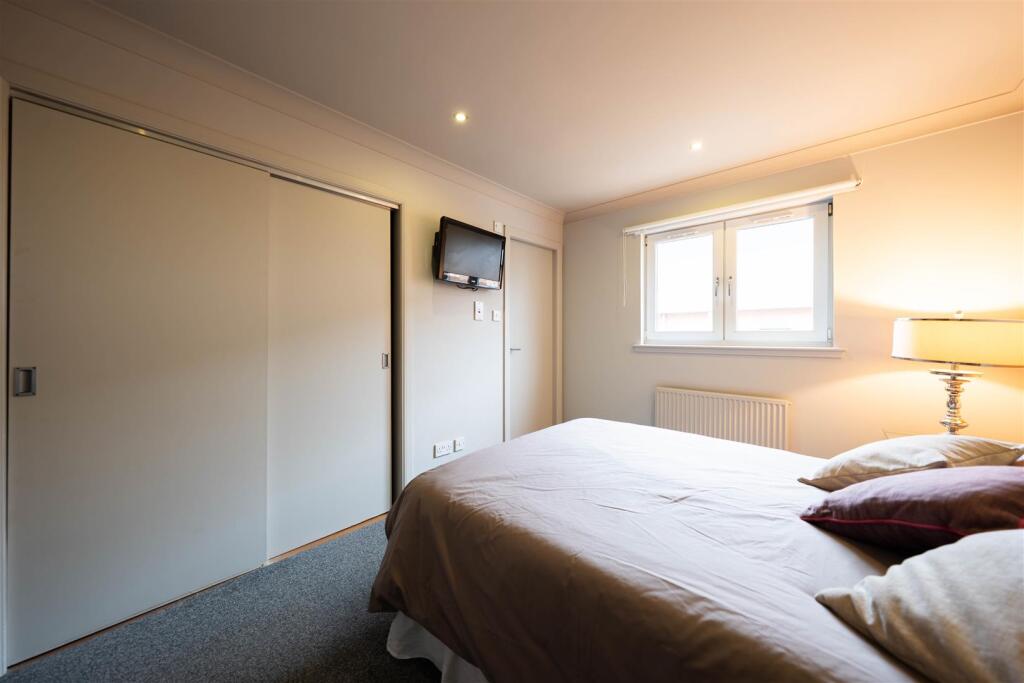 Apartment in Perth - More