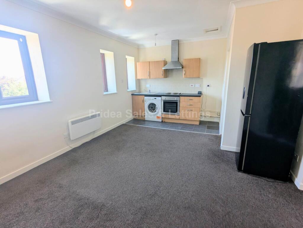 Apartment in Northampton, West Northamptonshire - View 2