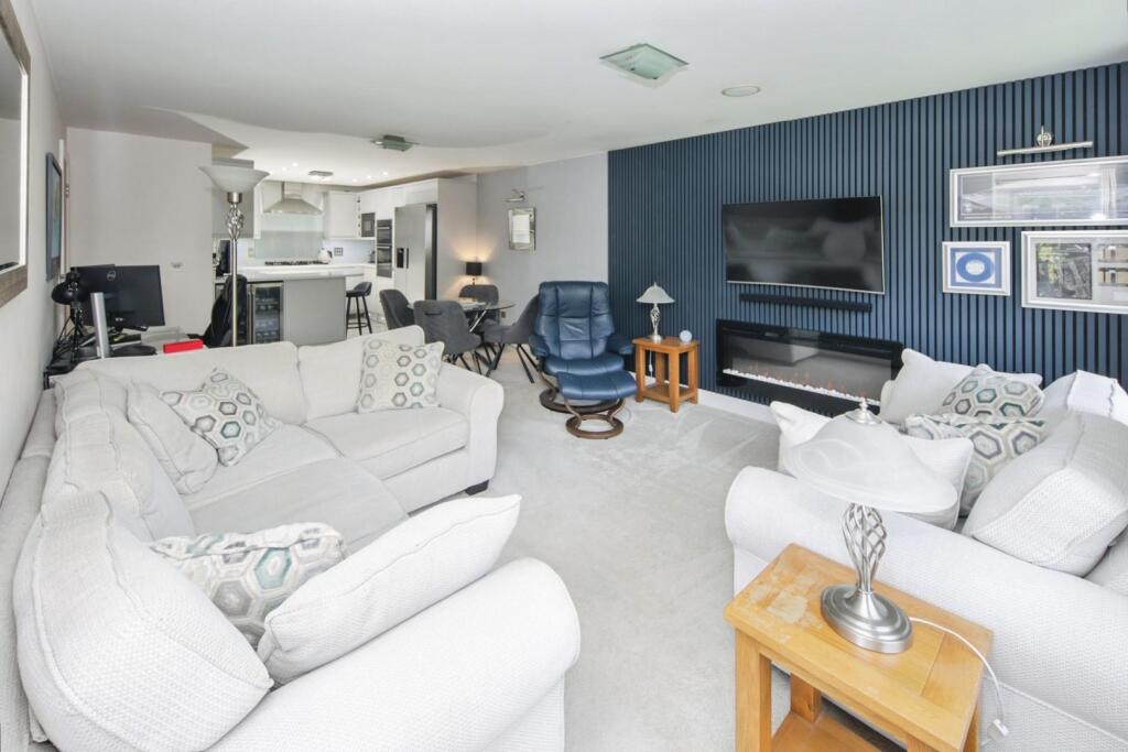 Apartment in Solihull, Knowle - View 3