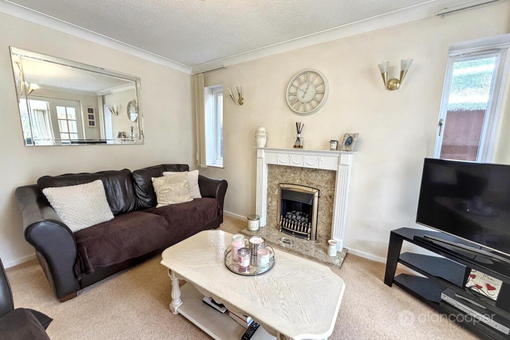 House in Nuneaton and Bedworth, Camp Hill - View 3