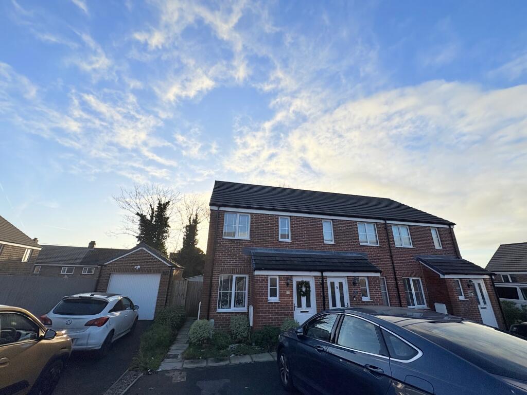 Main image of property: Rhodfa Bryn Castell, Bridgend