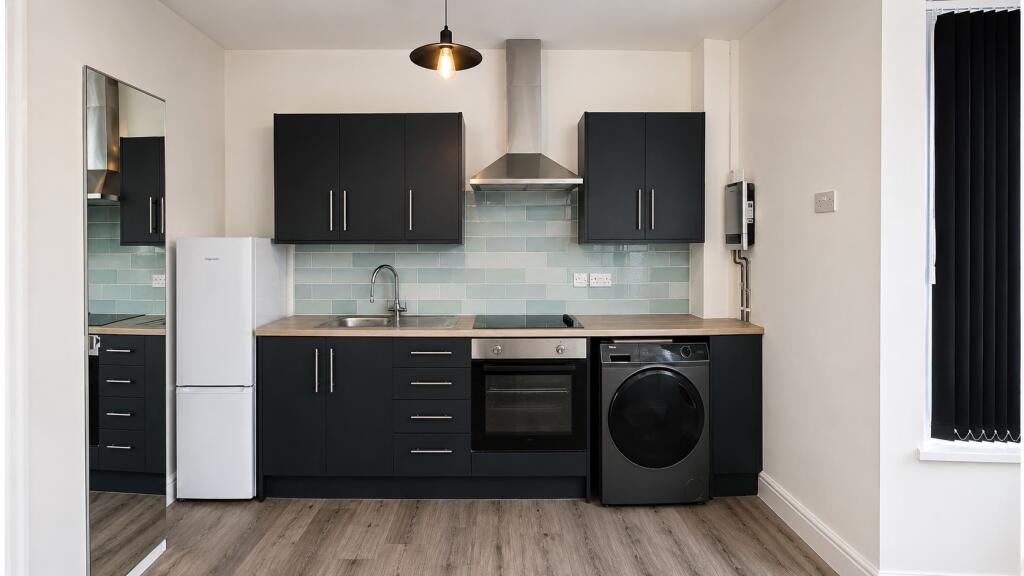 Apartment in Coventry, Ball Hill - View 2