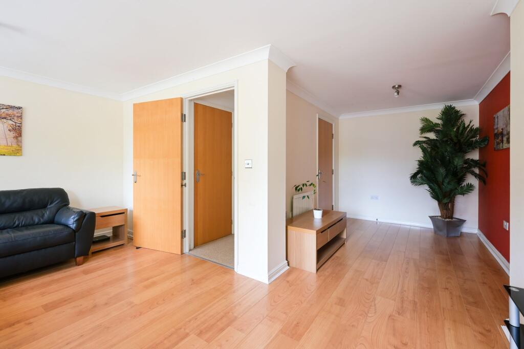 House in Epsom and Ewell, Manor Park - View 3