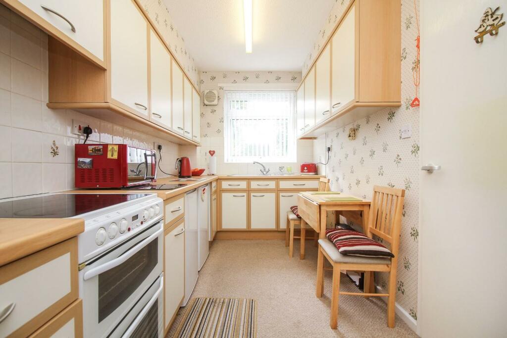 Thorntree Drive, Whitley Bay photo 4