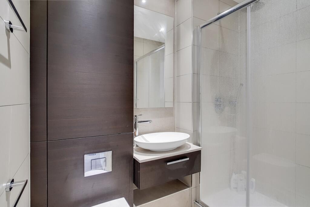 Apartment in London - More