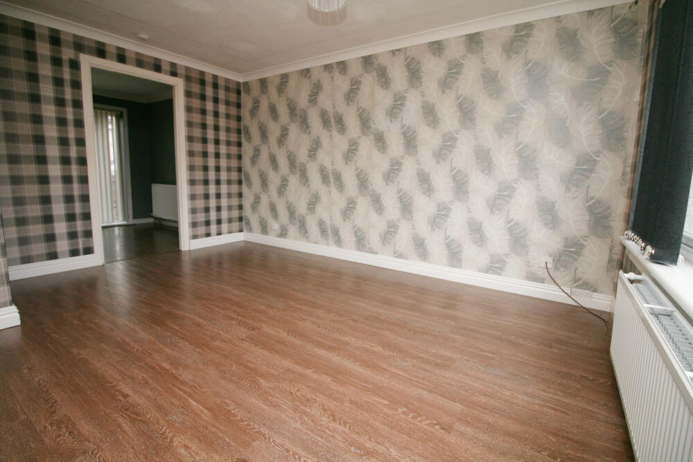 2 Den Lane, Shotts, ML7 photo 3